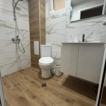 Apartment център 1 *