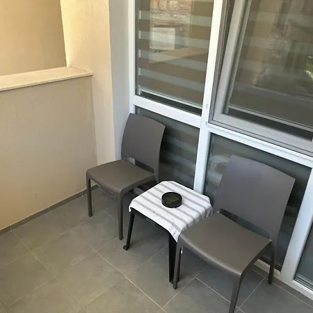 център 1 Apartment *