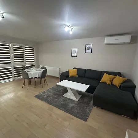 Апартаменты център 1 *